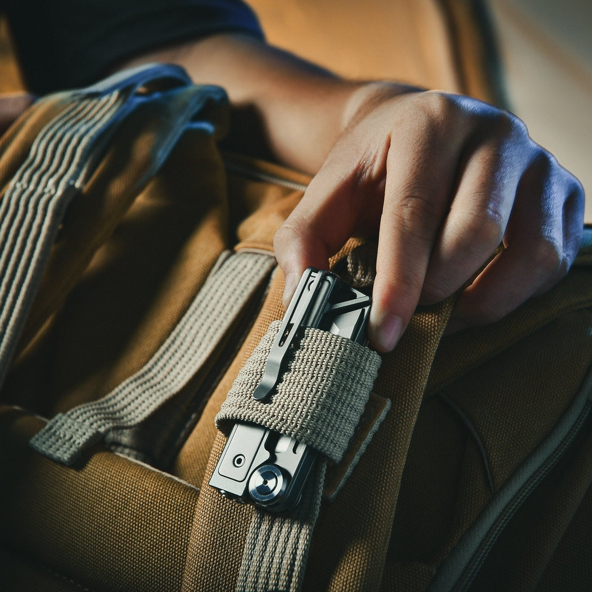 Tacray MT1 EDC Multitool with Flashlight & Knife