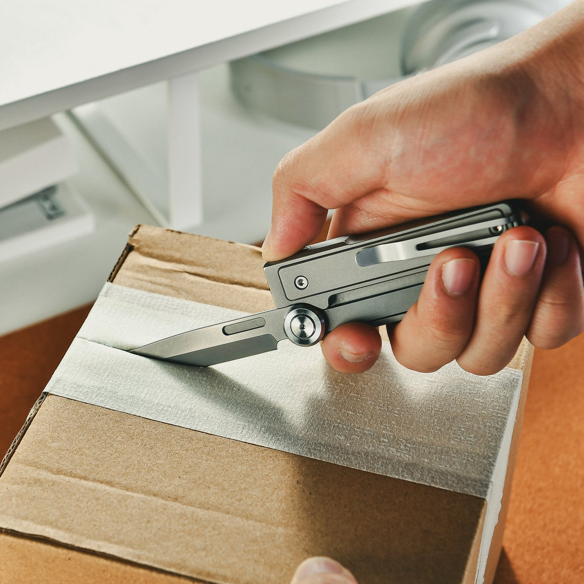 Tacray MT1 EDC Multitool with Flashlight & Knife